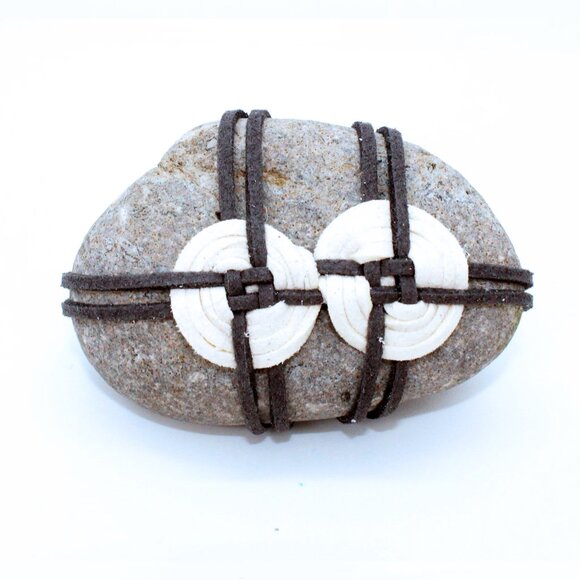 "Infinity " Zen stone. Meditation rock. Hand wrapped river rock zen decor - Picture 5 of 6